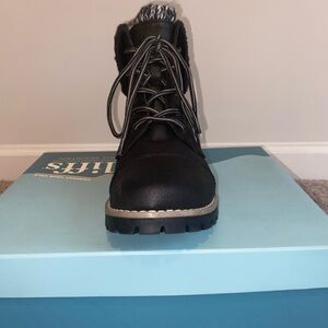 Cliffs Penfield Winter/Lace Up Boots with "Sock" Layer - Charcoal Black